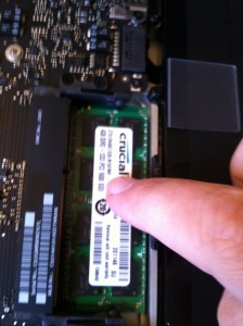 Seating the RAM module in MacBook Pro